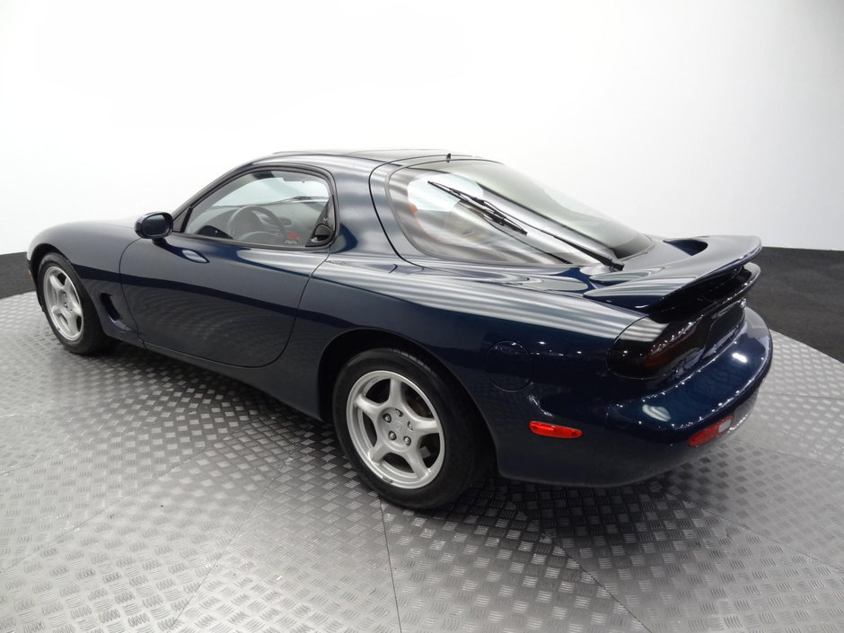 Mazda RX-7 cu 7.322 km la bord