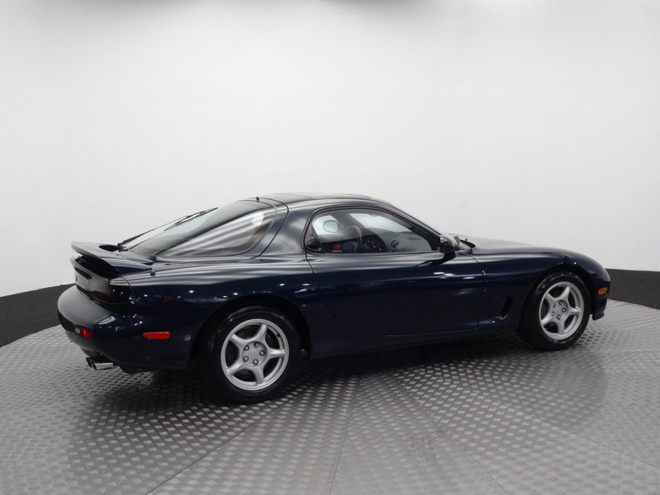 Mazda RX-7 cu 7.322 km la bord