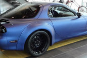 Mazda RX-7 in albastru mat