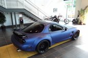 Mazda RX-7 in albastru mat