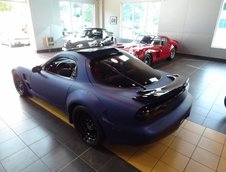 Mazda RX-7 in albastru mat