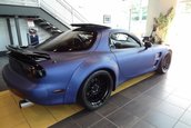 Mazda RX-7 in albastru mat