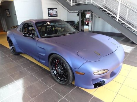 Mazda RX-7 in albastru mat