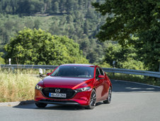 Mazda3 si CX-30