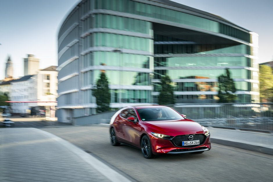 Mazda3 si CX-30