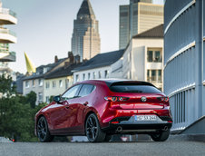 Mazda3 si CX-30