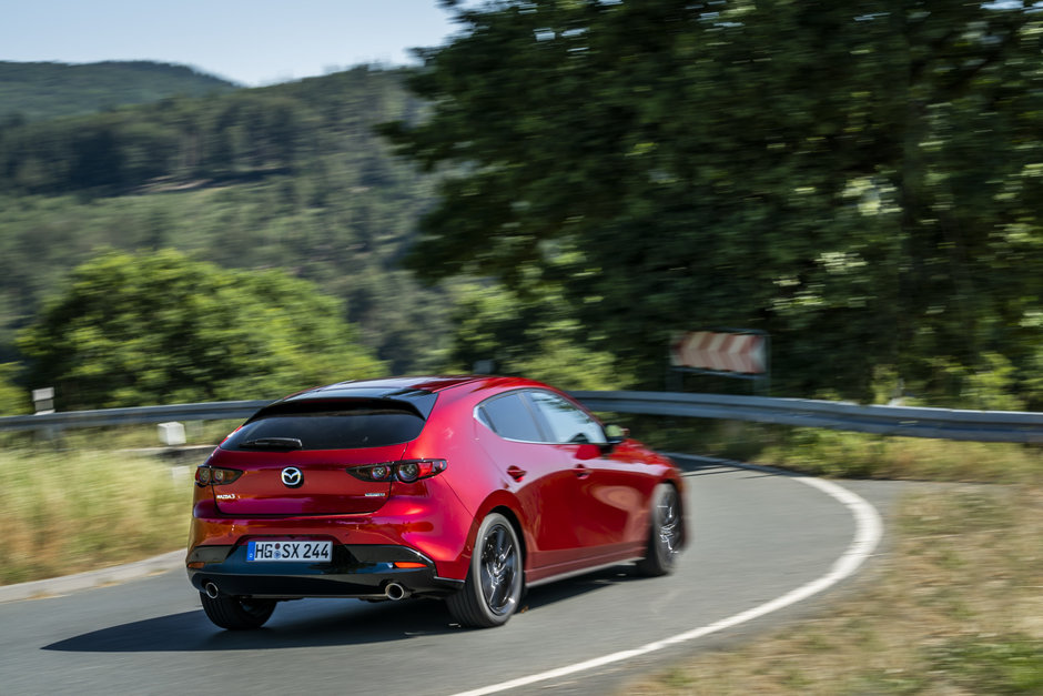 Mazda3 si CX-30