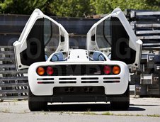 McLaren F1 in Marlboro White