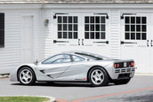 McLaren F1 vandut