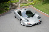 McLaren F1 vandut