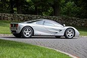 McLaren F1 vandut