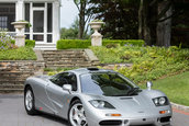 McLaren F1 vandut