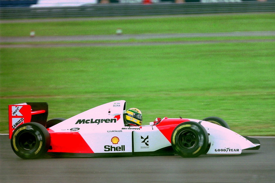 McLaren MP4/8A condus de Senna