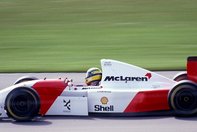 McLaren MP4/8A condus de Senna