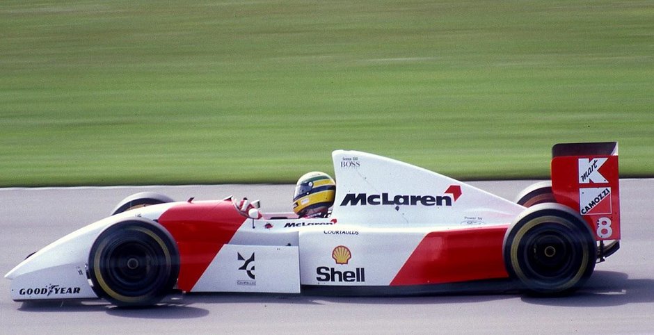 McLaren MP4/8A condus de Senna