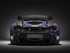 McLaren P1 in carbon albastru