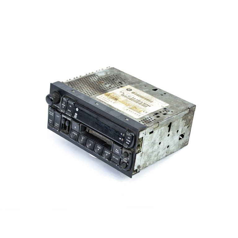 Media Player / Radio / Unitate Cd / Casetofon Chrysler Voyager Mk 3 (Rg, Rs) 2001-2007 2.5 Crd Enj Motorina Caseta Cd Player Radio P04859504Aba, P04859504Ab-A