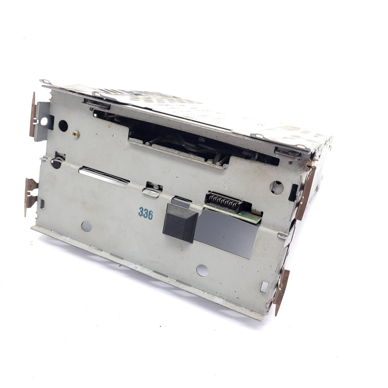 Media Player / Radio / Unitate Cd / Casetofon Opel Vectra C 2002-2008 1.8 Z 18 Xe Benzina Cd Player 330886636, 13122632