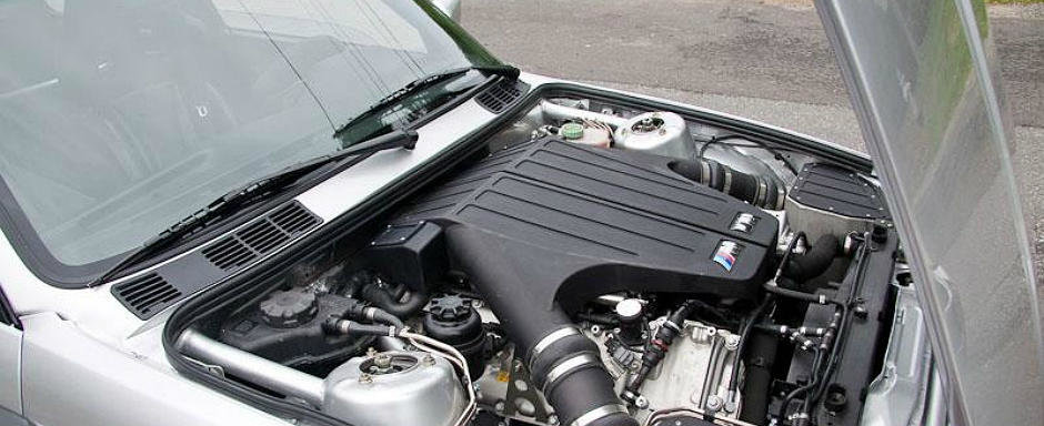 Meniul Zilei: Ce-ai zice de un BMW M3 E30 cu motor V10 de 5.7 litri?