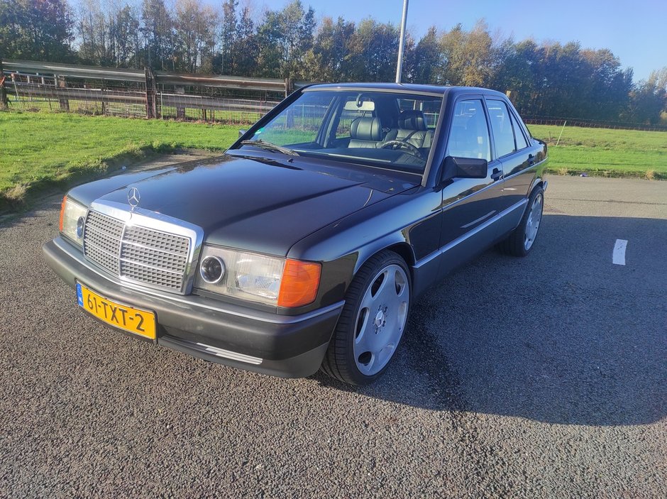 Mercedes 190 V12