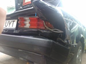 Mercedes 190(w201) lovit rau de tot, cam cat se da pentru dauna totala?