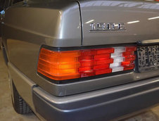 Mercedes 190E cu 18.000 km la bord