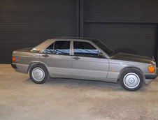 Mercedes 190E cu 18.000 km la bord