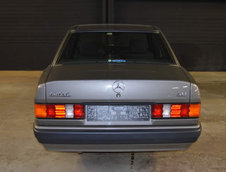 Mercedes 190E cu 18.000 km la bord