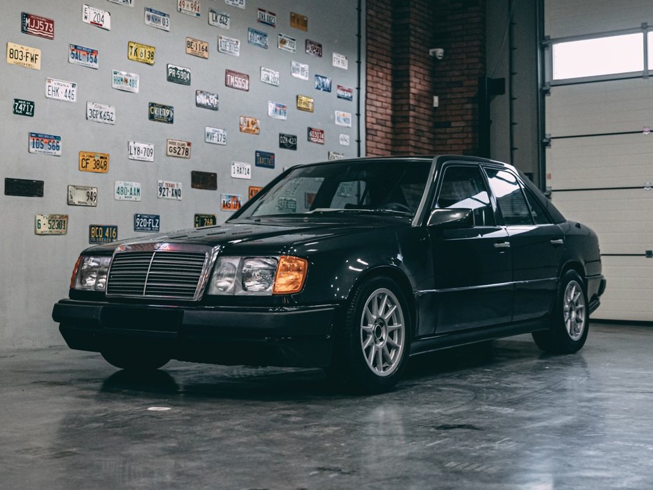 Mercedes 300E cu motor de BMW