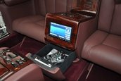 Mercedes 600 Pullman cu interior de Maybach