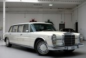 Mercedes 600 Pullman cu interior de Maybach