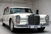 Mercedes 600 Pullman cu interior de Maybach