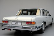 Mercedes 600 Pullman cu interior de Maybach