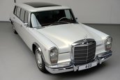 Mercedes 600 Pullman cu interior de Maybach