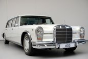 Mercedes 600 Pullman cu interior de Maybach