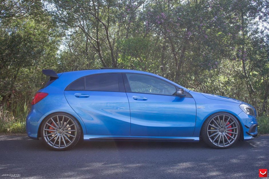 Mercedes A45 AMG by Vossen