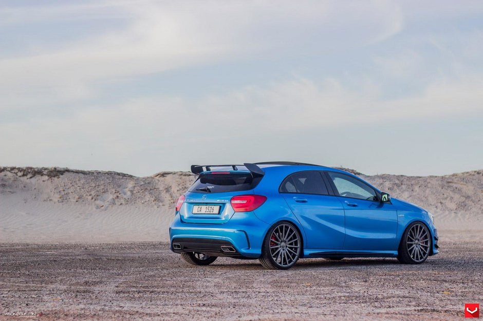 Mercedes A45 AMG by Vossen