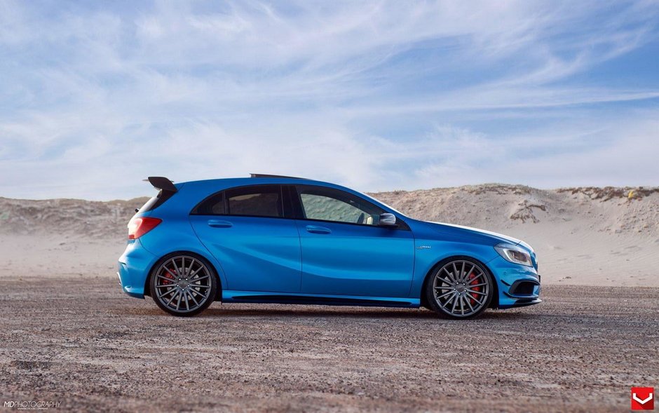 Mercedes A45 AMG by Vossen