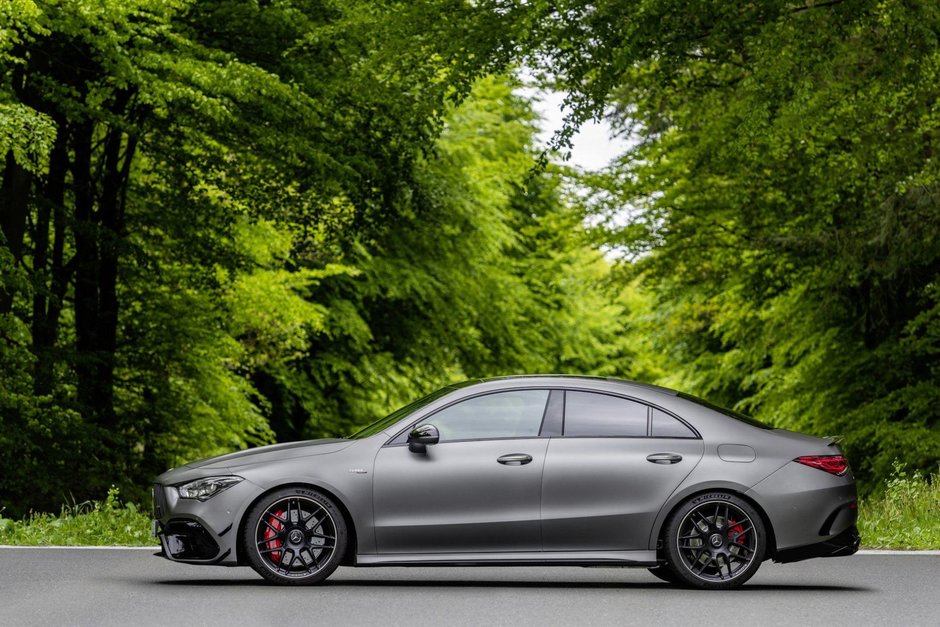 Mercedes-AMG A45 si CLA45