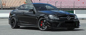 S-a saturat sa astepte dupa Mercedes. Inden Design a demontat un C63 AMG si si-a creat propriul Black Series
