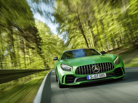 Mercedes AMG GT R