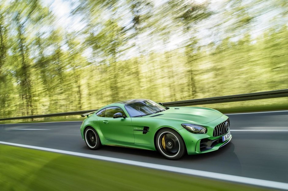 Mercedes AMG GT R