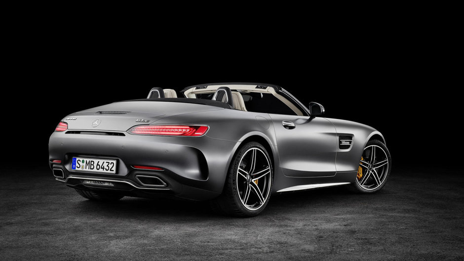 Mercedes-AMG GT Roadster si GT C Roadster