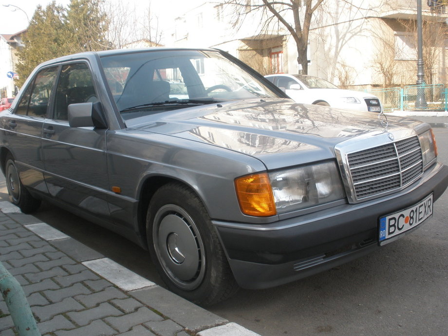 Mercedes-Benz 190 190E