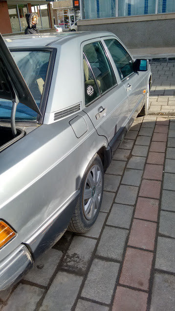 Mercedes-Benz 190 190E