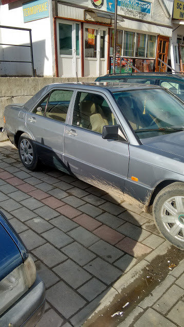 Mercedes-Benz 190 190E