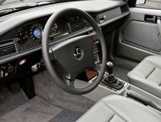 Mercedes-Benz 190 D BlueEfficiency - Un Mercedes vechi cu motor nou