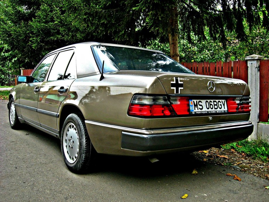 Mercedes-Benz 200 D