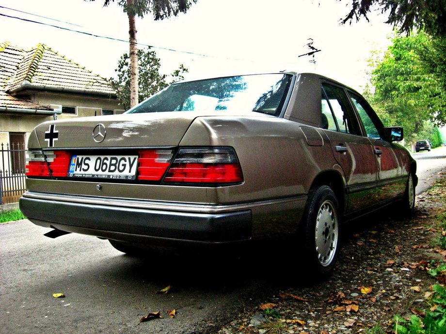 Mercedes-Benz 200 D