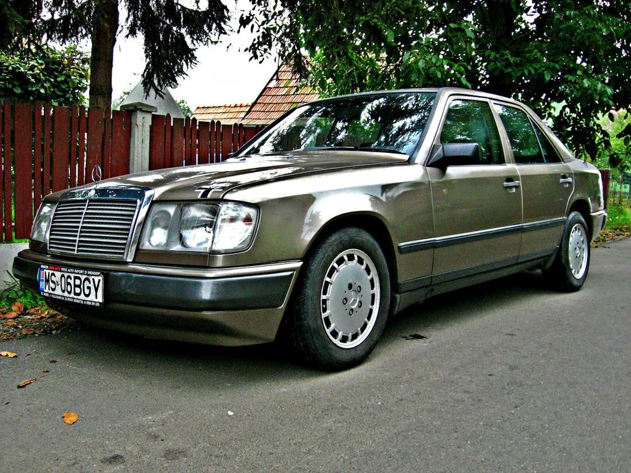 Mercedes-Benz 200 D